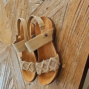 Bearpaw comfy footed macrame sandals 6